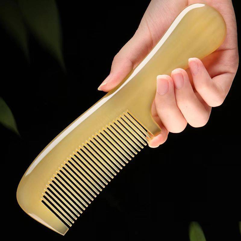 Thick handle comb
